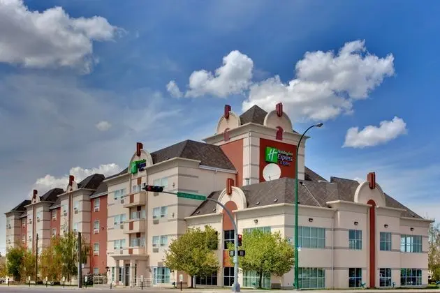 Holiday Inn Express and Suites Lethbridge