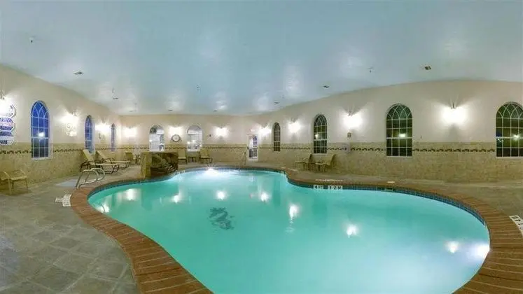 Holiday Inn Express and Suites Levelland