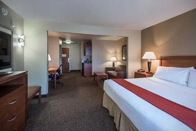 Holiday Inn Express and Suites Lewisburg