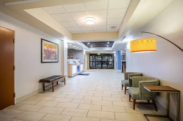 Holiday Inn Express and Suites Lewisburg - Dış Mekan