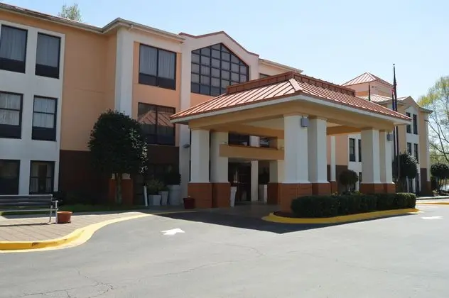 Holiday Inn Express and Suites Lexington Hwy 378