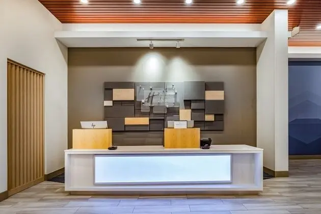 Holiday Inn Express And Suites Lincoln Downtown , An Ihg Hotel - Lobi