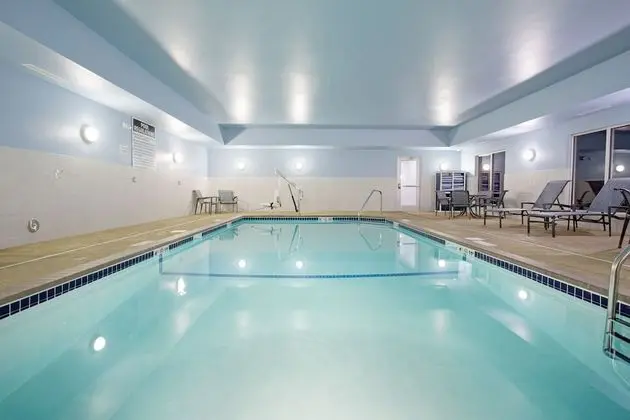 Holiday Inn Express and Suites Lincoln I - 80, an IHG Hotel - Havuz