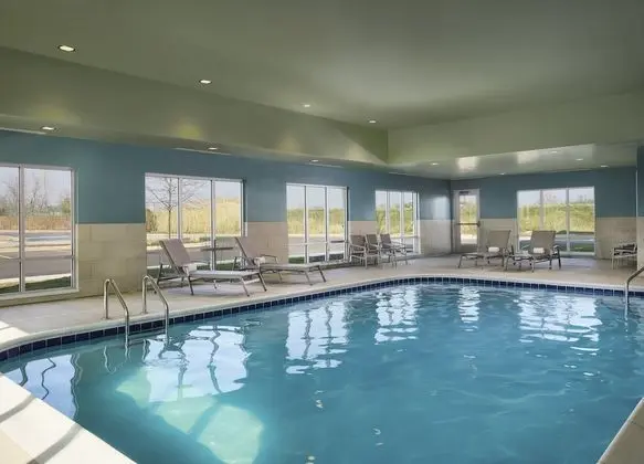 Holiday Inn Express & Suites Lockport, an IHG Hotel - Havuz