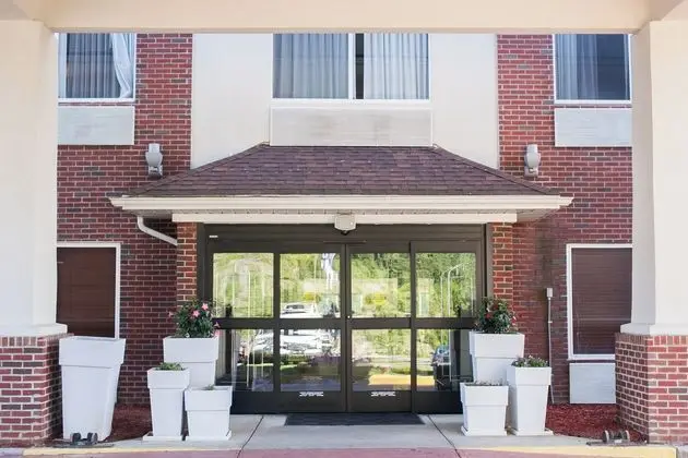 Holiday Inn Express and Suites Logan - Dış Mekan