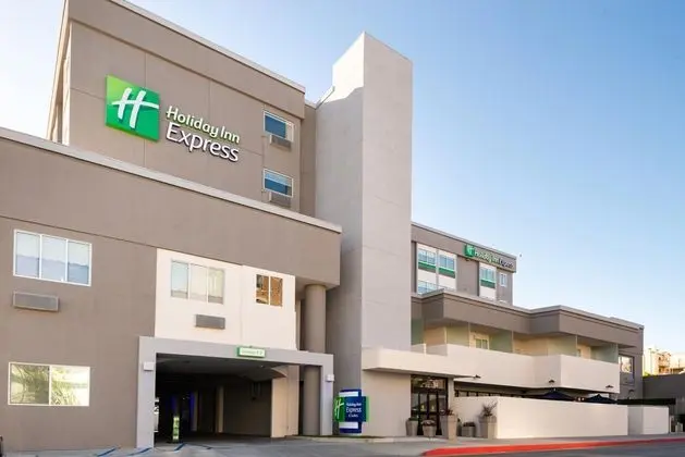 Holiday Inn Express and Suites Los Angeles Downtow