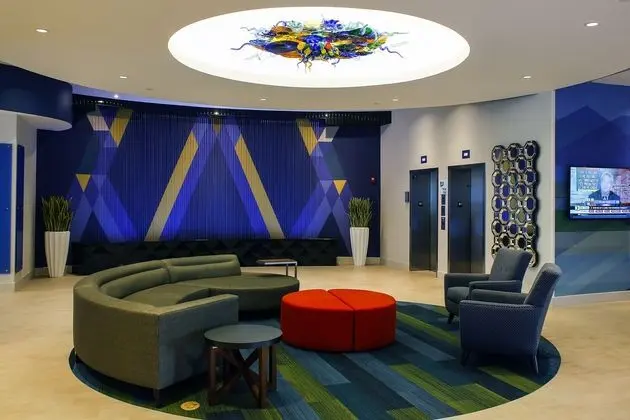 Holiday Inn Express and Suites Louisville Downtown - Dış Mekan