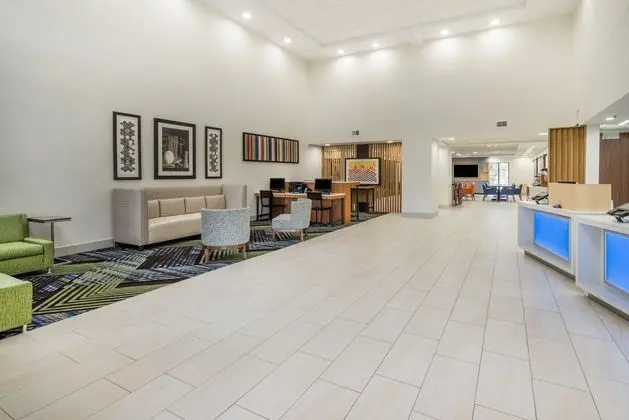 Holiday Inn Express & Suites Louisville East - Dış Mekan