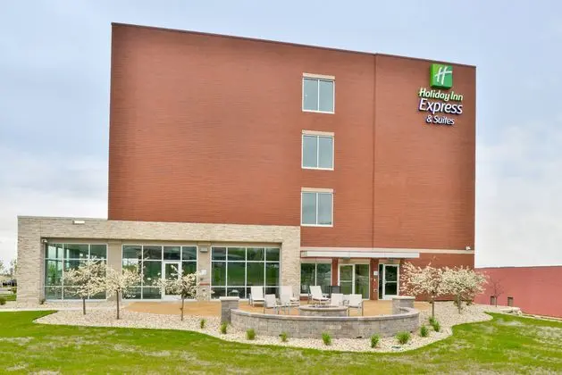 Holiday Inn Express and Suites Madison