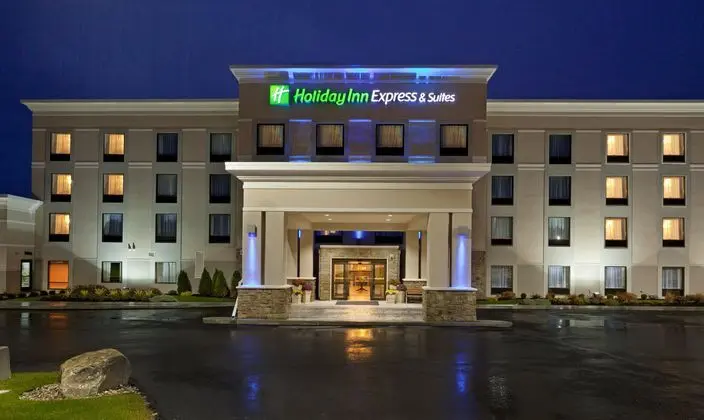 Holiday Inn Express and Suites Malone