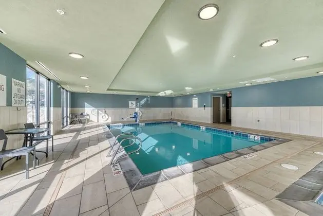 Holiday Inn Express & Suites Manitou Springs, an IHG Hotel - Havuz
