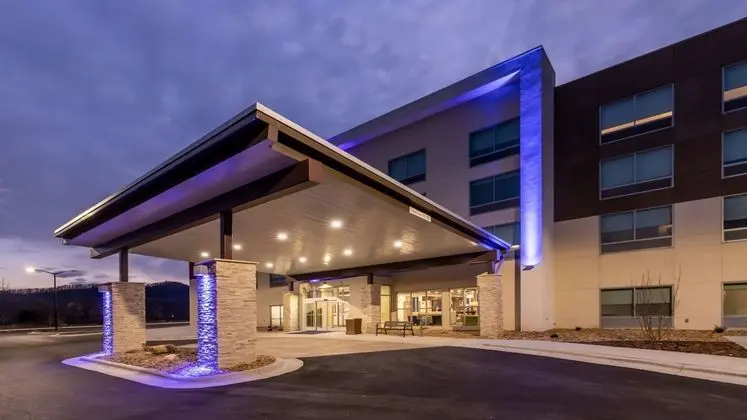 HOLIDAY INN EXPRESS & SUITES Marion - Dış Mekan