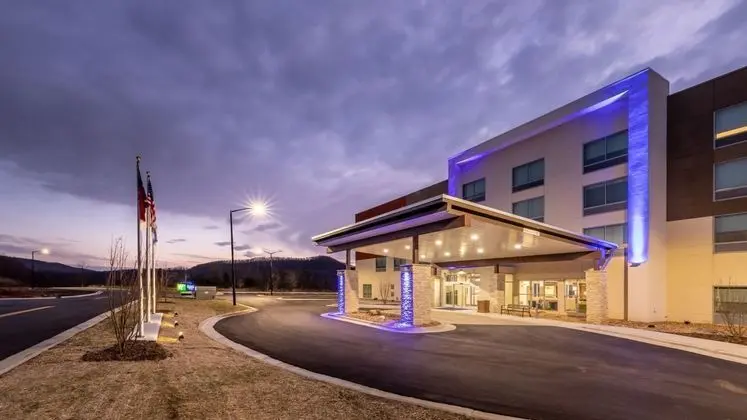 HOLIDAY INN EXPRESS & SUITES Marion - Öne Çıkan Resim