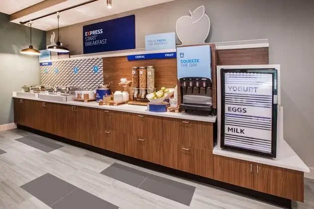 Holiday Inn Express and Suites Marysville