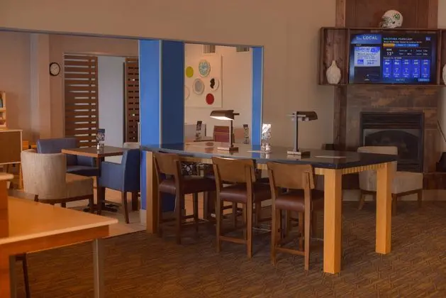 Holiday Inn Express Suites Maryville