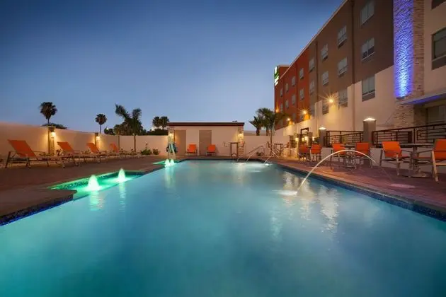 Holiday Inn Express and Suites McAllen - Medical C - Havuz