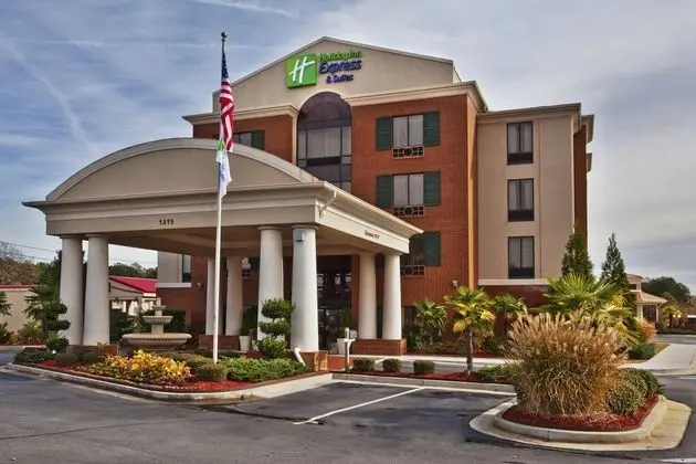 Holiday Inn Express and Suites Mcdonough