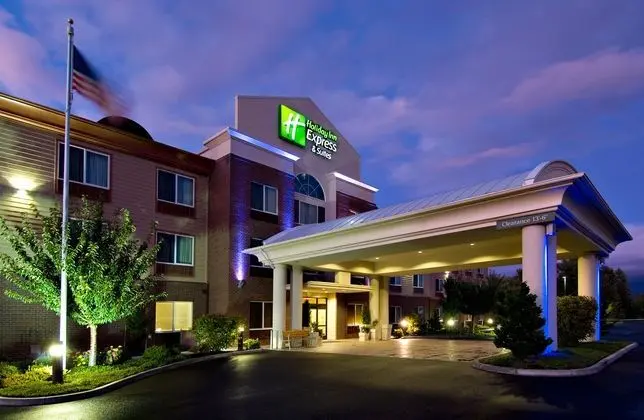 Holiday Inn Express and Suites Medford Central Poi