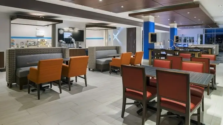Holiday Inn Express & Suites Medina, an IHG Hotel - Lobi