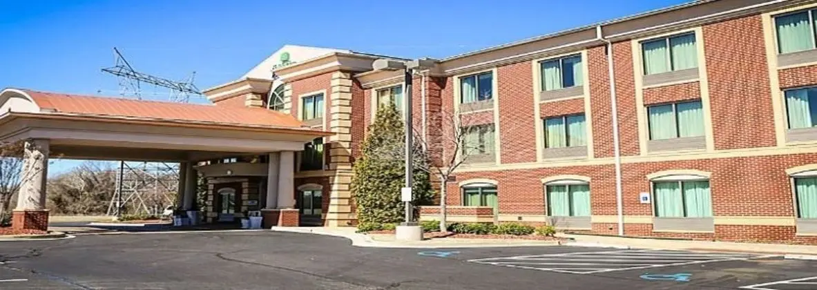 Holiday Inn Express and Suites Memphis Germantown