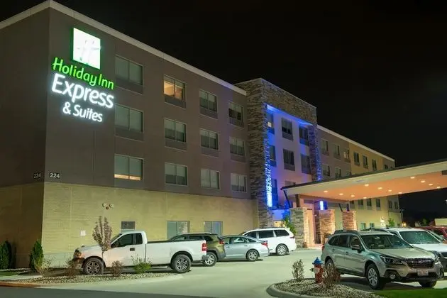 Holiday Inn Express & Suites Merrillville, an IHG Hotel