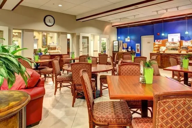 Holiday Inn Express and Suites Miami Kendall