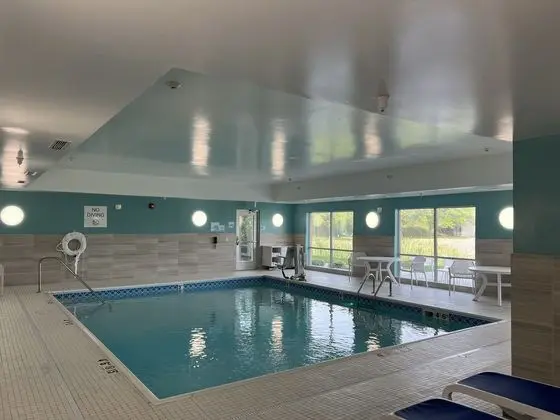 HOLIDAY INN EXPRESS AND SUITES Michigan City - Havuz