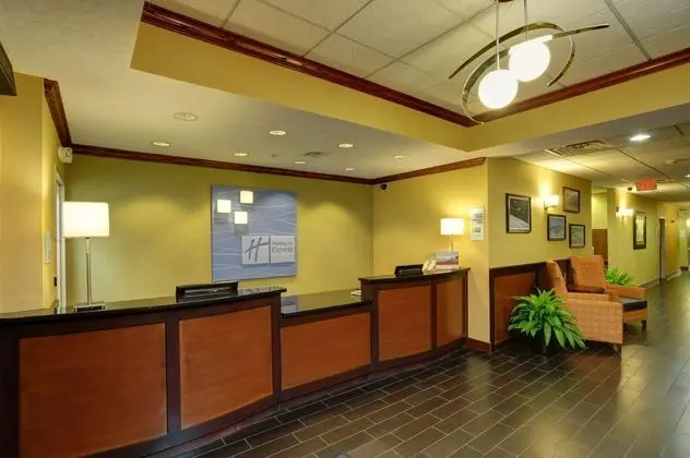 Holiday Inn Express and Suites Midwest City - Dış Mekan