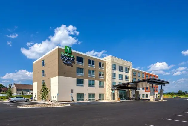 Holiday Inn Express and Suites Milroy - Reedsville