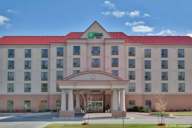 Holiday Inn Express and Suites Milton