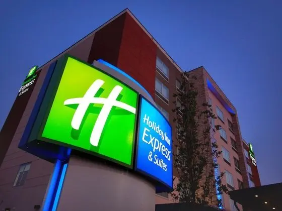 Holiday Inn Express Suites Moore
