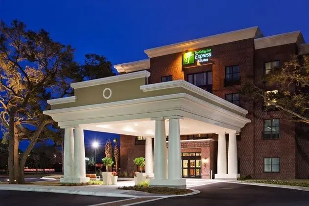 Holiday Inn Express Hotel & Suites Mount Pleasant - Genel