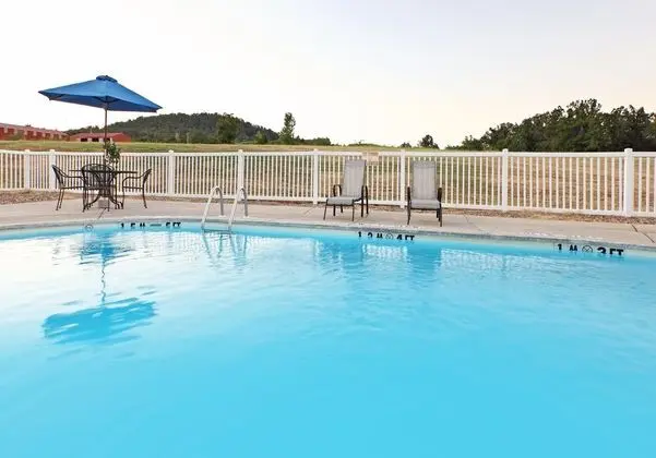 Holiday Inn Express and Suites Mountain Home - Havuz