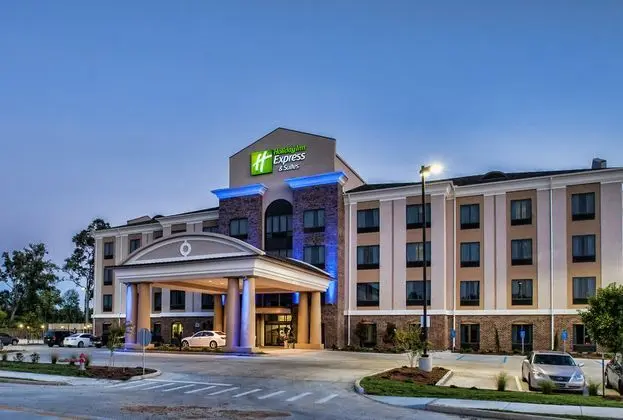 Holiday Inn Express and Suites Natchez South