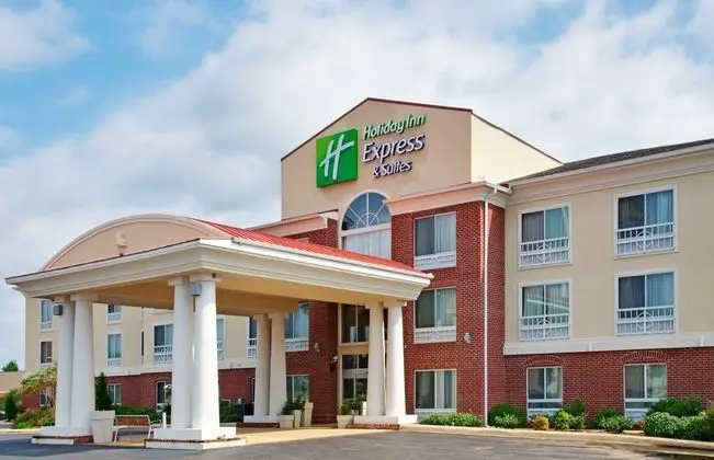 Holiday Inn Express and Suites Natchitoches