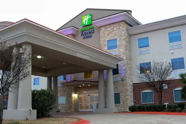 Holiday Inn Express and Suites New Boston