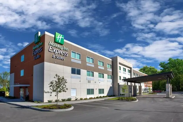Holiday Inn Express and Suites New Castle