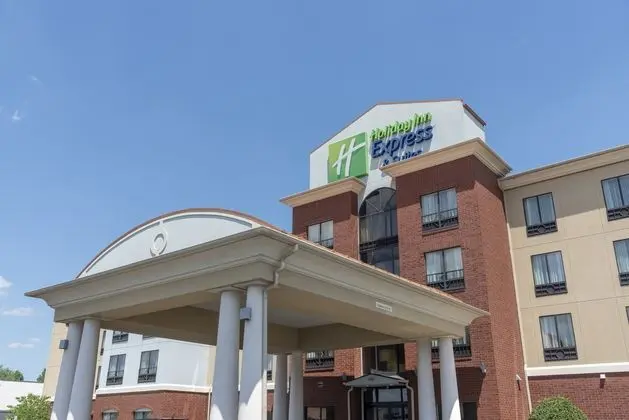 Holiday Inn Express & Suites - New Philadelphia
