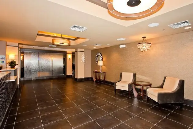 Holiday Inn Express Hotel & Suites Newton