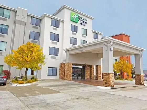 Holiday Inn Express and Suites Norfolk