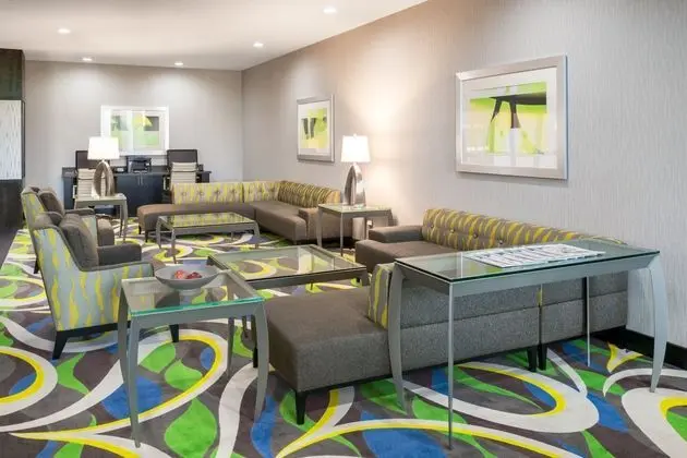 Holiday Inn Express and Suites Norman - Dış Mekan