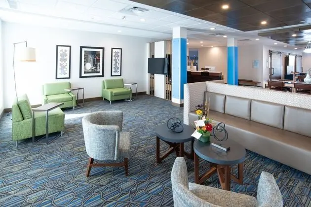 HOLIDAY INN EXPRESS AND SUITES North Battleford - Dış Mekan