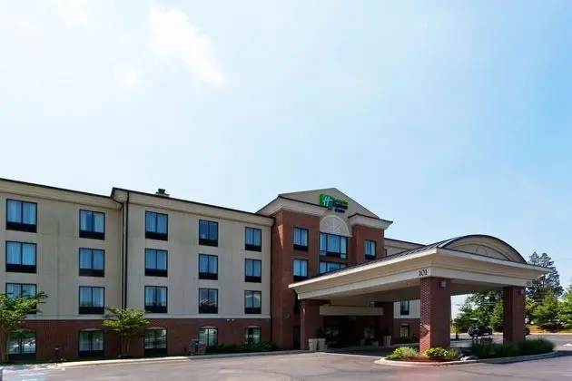 Holiday Inn Express and Suites North East - Dış Mekan