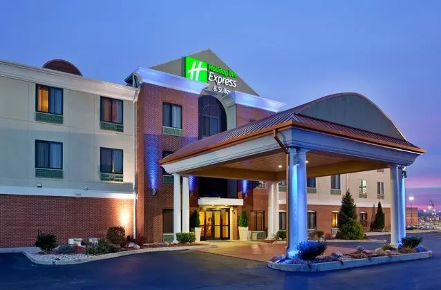 Holiday Inn Express and Suites O Fallon Shiloh