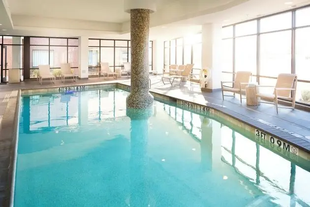 Holiday Inn Express and Suites Oklahoma City Dwtn - Havuz
