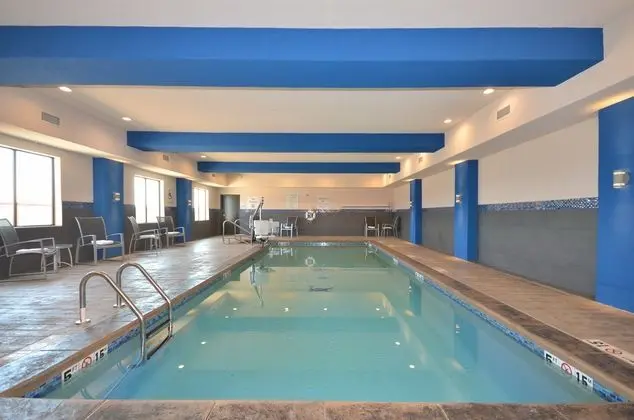 Holiday Inn Express and Suites Oklahoma City Mid A - Havuz