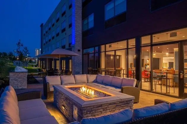 Holiday Inn Express & Suites Olathe West, an IHG Hotel