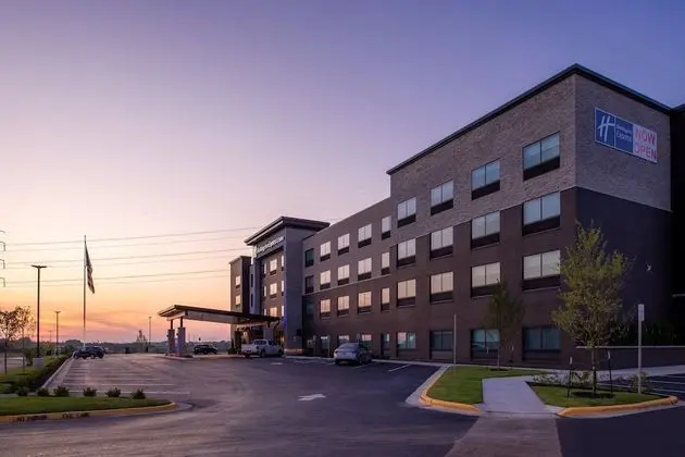 Holiday Inn Express & Suites Olathe West, an IHG Hotel - Dış Mekan