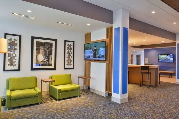 Holiday Inn Express & Suites Omaha Airport, an IHG Hotel - Lobi