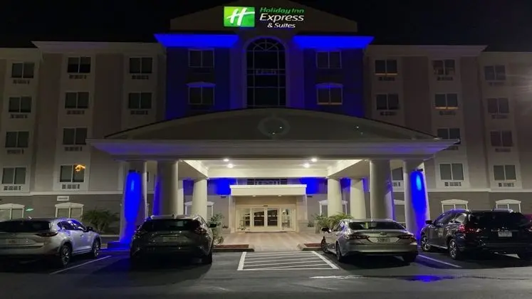 Holiday Inn Express and Suites Orlando South Daven - Dış Mekan